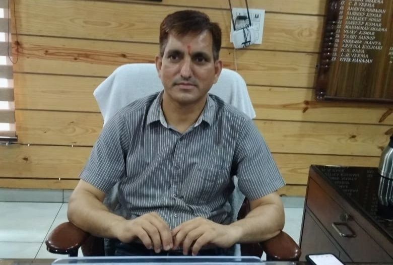 जिला में 1लाख 25 हजार तिरंगे लोगों को करवाए जाएंगे उपलब्ध – डीसी सिरमौर