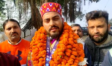 बिलासपुर पहुंचने पर अखिल का जोरदार स्वागत, भारत के लिए किक बॉक्सिंग में जीत कर लाए हैं ब्रॉन्ज मेडल