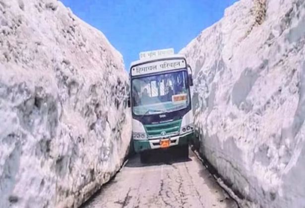 दुनिया के सबसे ऊंचे रूट पर बस सर्विस शुरू