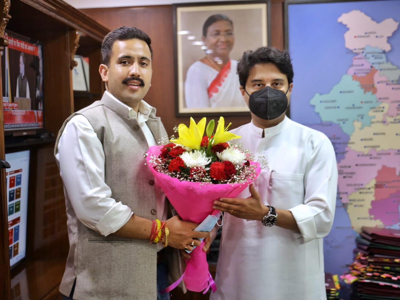 विक्रमादित्य सिंह ने नई दिल्ली में केंद्रीय नागरिक विमानन मंत्री से की भेंट