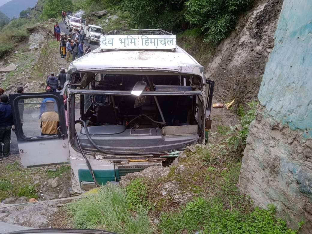 बस की ब्रेक फेल