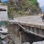 विंद्रावणी के पास क्षतिग्रस्त हुआ चंडीगढ़-मनाली NH पर बना पुल