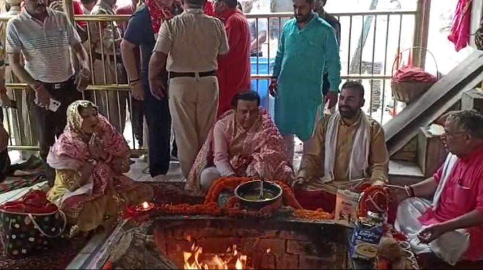 फिल्म स्टार गोविंदा ने मां चिंतपूर्णी के दरबार में भरी हाजिरी