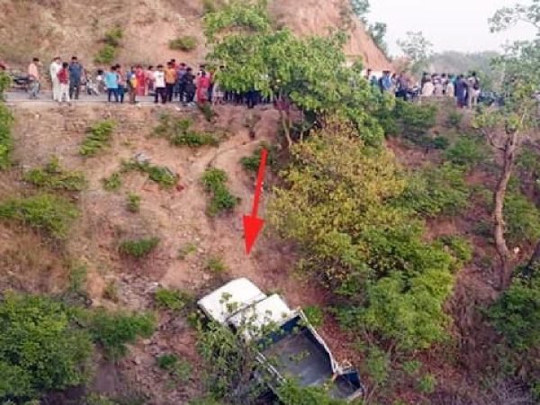 मंडी जिला के नाचन में सड़क हादसे में 5 लोगों की मौ*त, 4 घा*यल