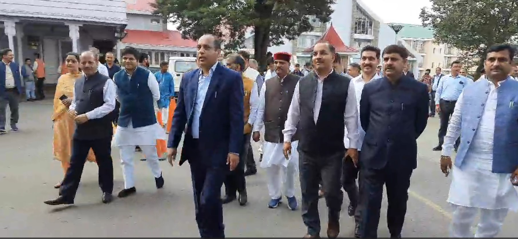 सत्र के पांचवे दिन विपक्ष का सदन से वॉकआउट, आउटसोर्स कर्मचारियों के मुद्दे पर विपक्ष ने रखी स्थगन प्रस्ताव लाने की मांग