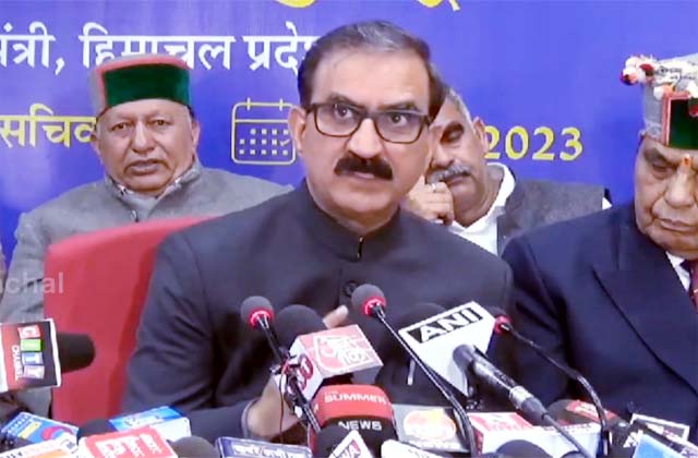 हिमाचल में आ*पदा प्रभावितों के लिए सरकार का बड़ा ऐलान, जानें आर्थिक राहत पैकेज की घोषणाएं