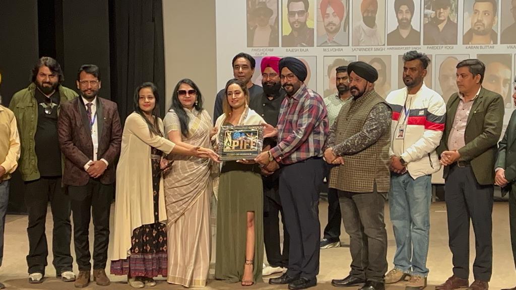 जागृति ठाकुर 48 कोस फिल्म के लिए चुनी गई सर्वश्रेष्ठ अभिनेत्री