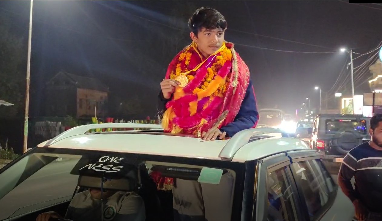 अम्ब के वरुण शर्मा ने CBSE राष्ट्रीय मुक्केबाजी में जीता स्वर्ण