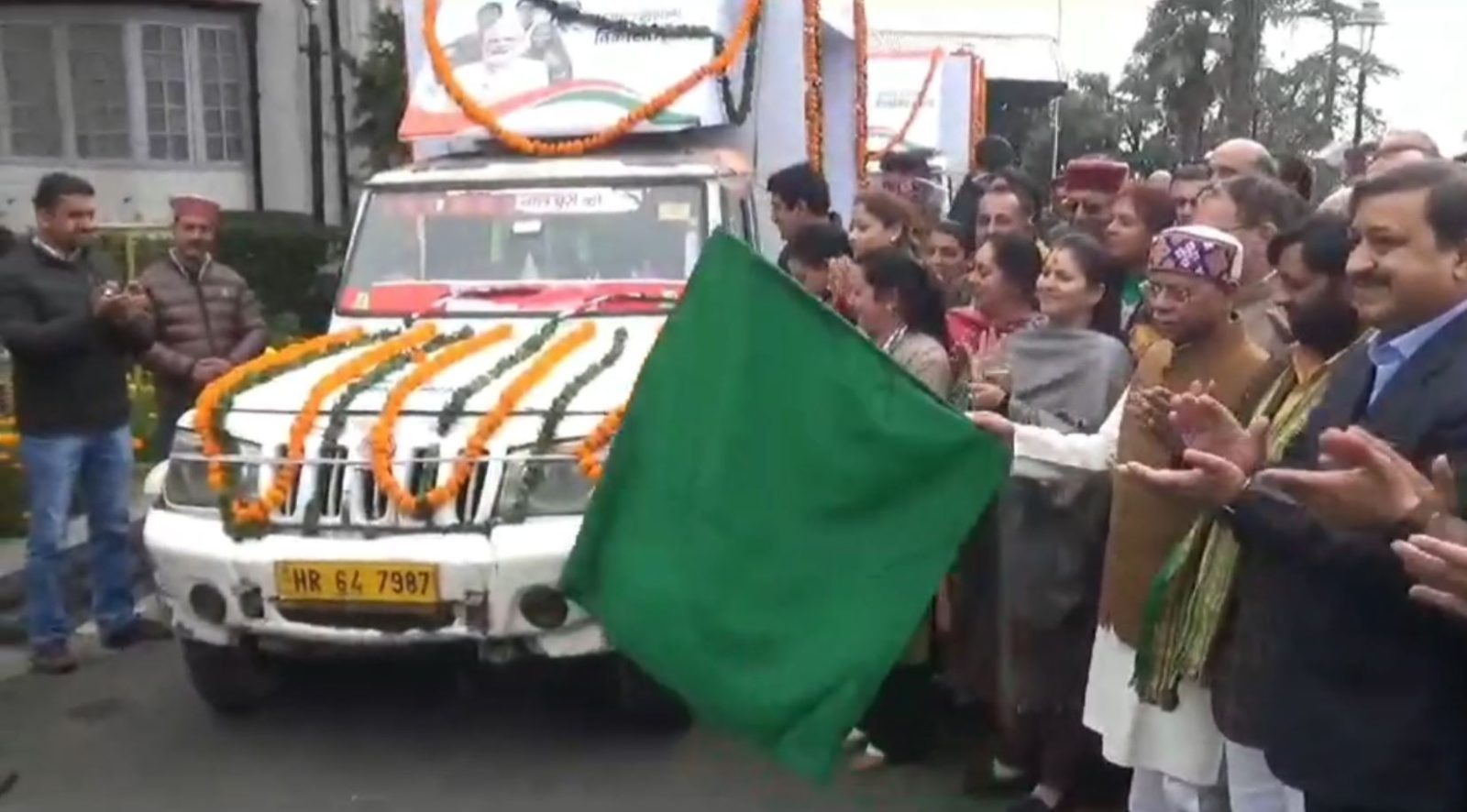 राज्यपाल ने शिमला राजभवन से विकसित भारत संकल्प यात्रा का किया शुभारंभ