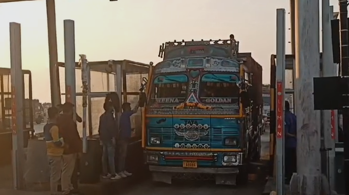 ट्रक चालकों ने दी चेतावनी, धरना प्रदर्शन करने से गुरेज़ नहीं