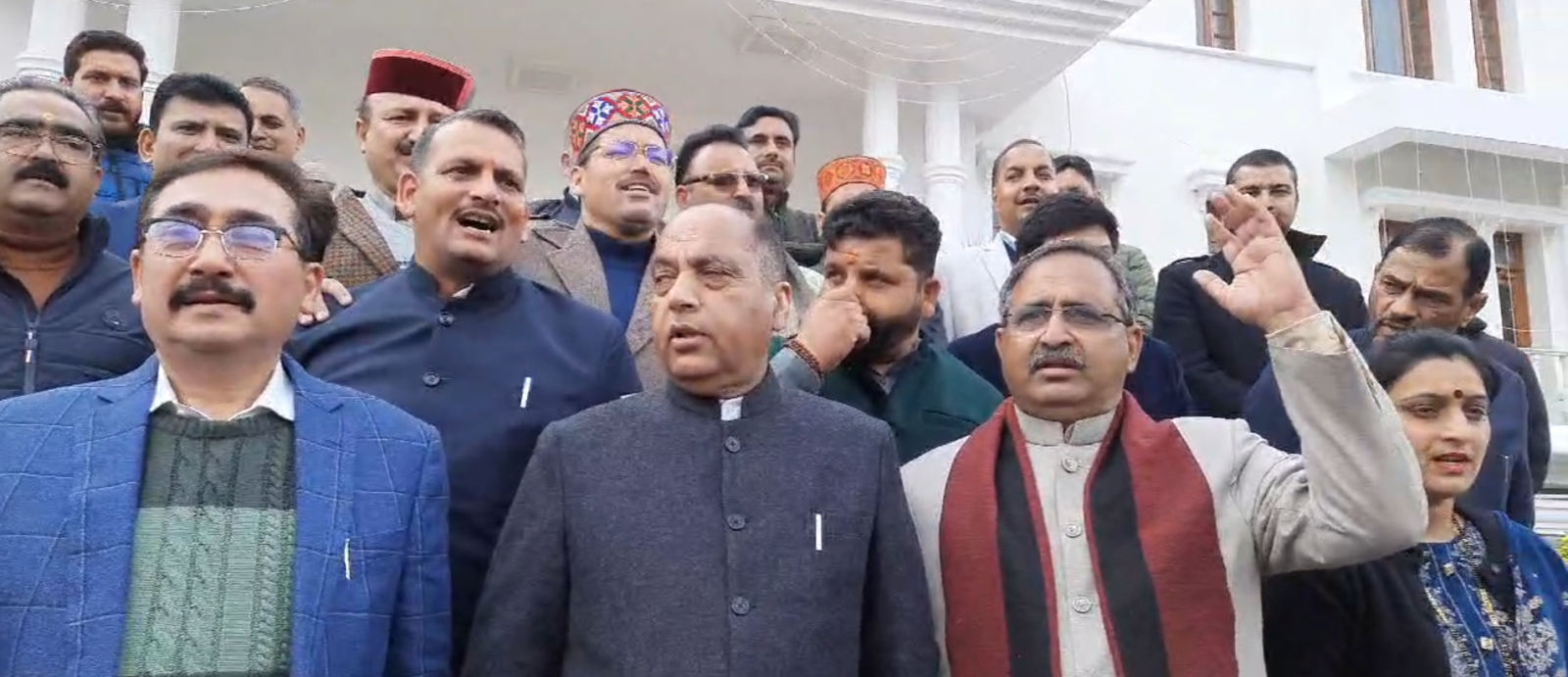 रोज़गार को लेकर नियम 67 के तहत स्थगन प्रस्ताव की मांग पूरी न होने पर भाजपा विधायकों का सदन से वॉक आउट