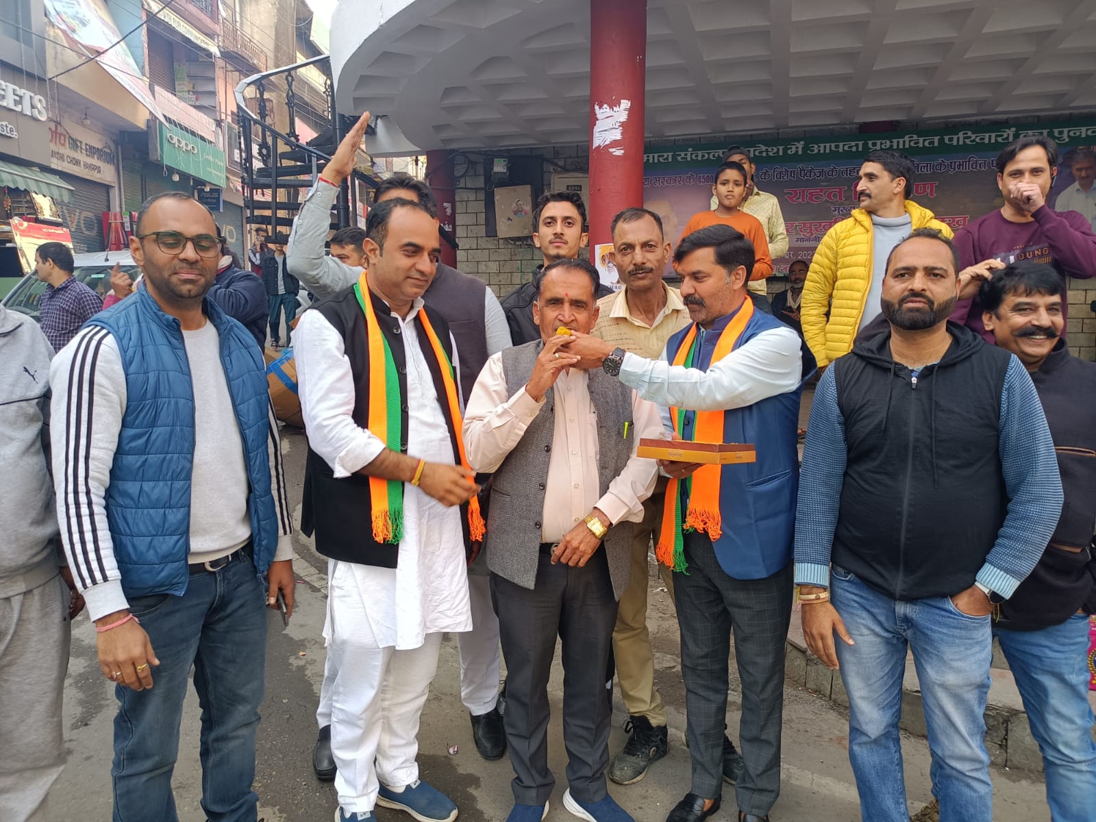 प्रचंड जीत पर हमीरपुर का ऐतिहासिक गांधी चौक नारों से गूंजा