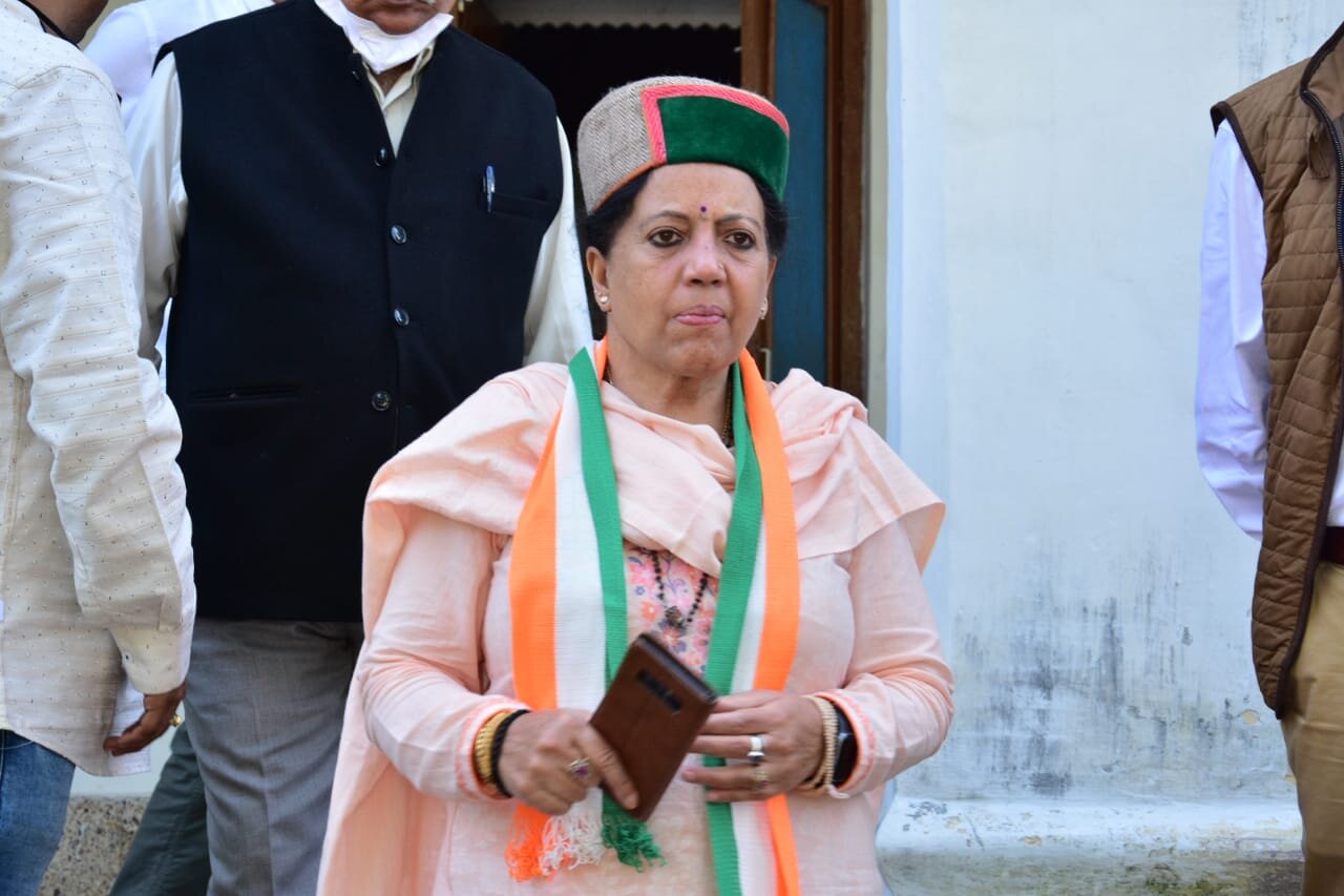'लोकसभा चुनाव से पहले पूरी हो 1500 रुपये देने की गारंटी', सांसद प्रतिभा सिंह
