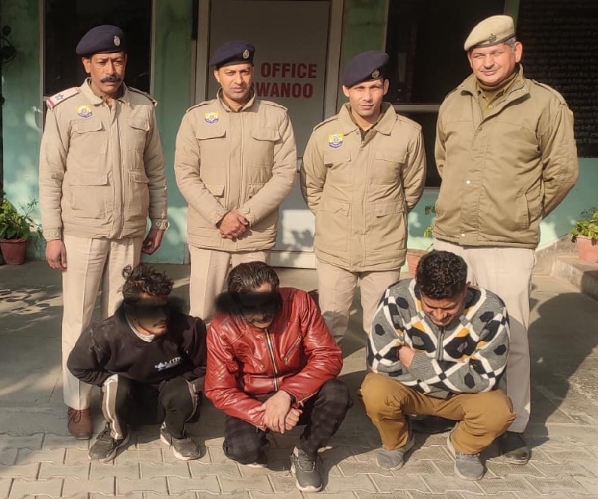 चण्डीगढ से ज़िला सोलन में चि*ट्टा की खेप लाने वाले दो आरो*पियों को पुलिस ने किया गिर*फ्तार