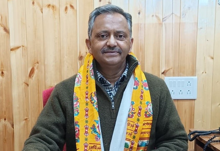 मुद्दों पर चर्चा