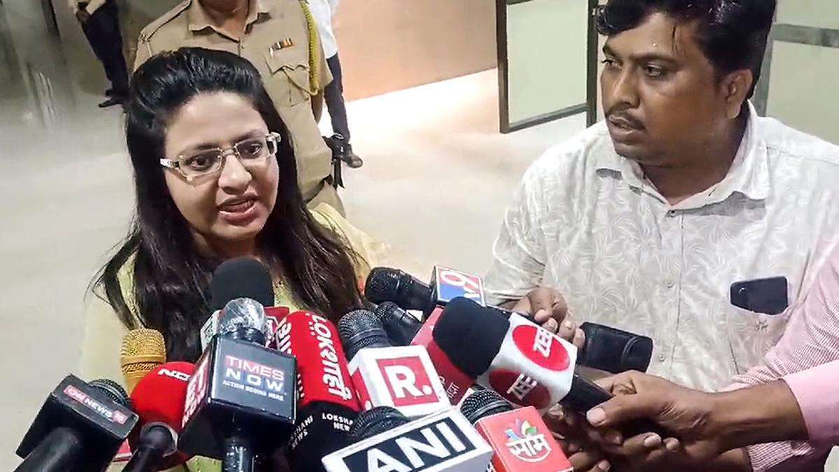पिछले कई दिनों में विवादों में घिरी आईएएस पूजा खेडकर पर UPSC ने बड़ा एक्शन लिया है. अब वह आईएएस नहीं रहेंगी. यूपीएससी ने पूजा खेडकर के भविष्य में किसी भी परीक्षा या चयन में शामिल होने पर रोक लगा दी है.