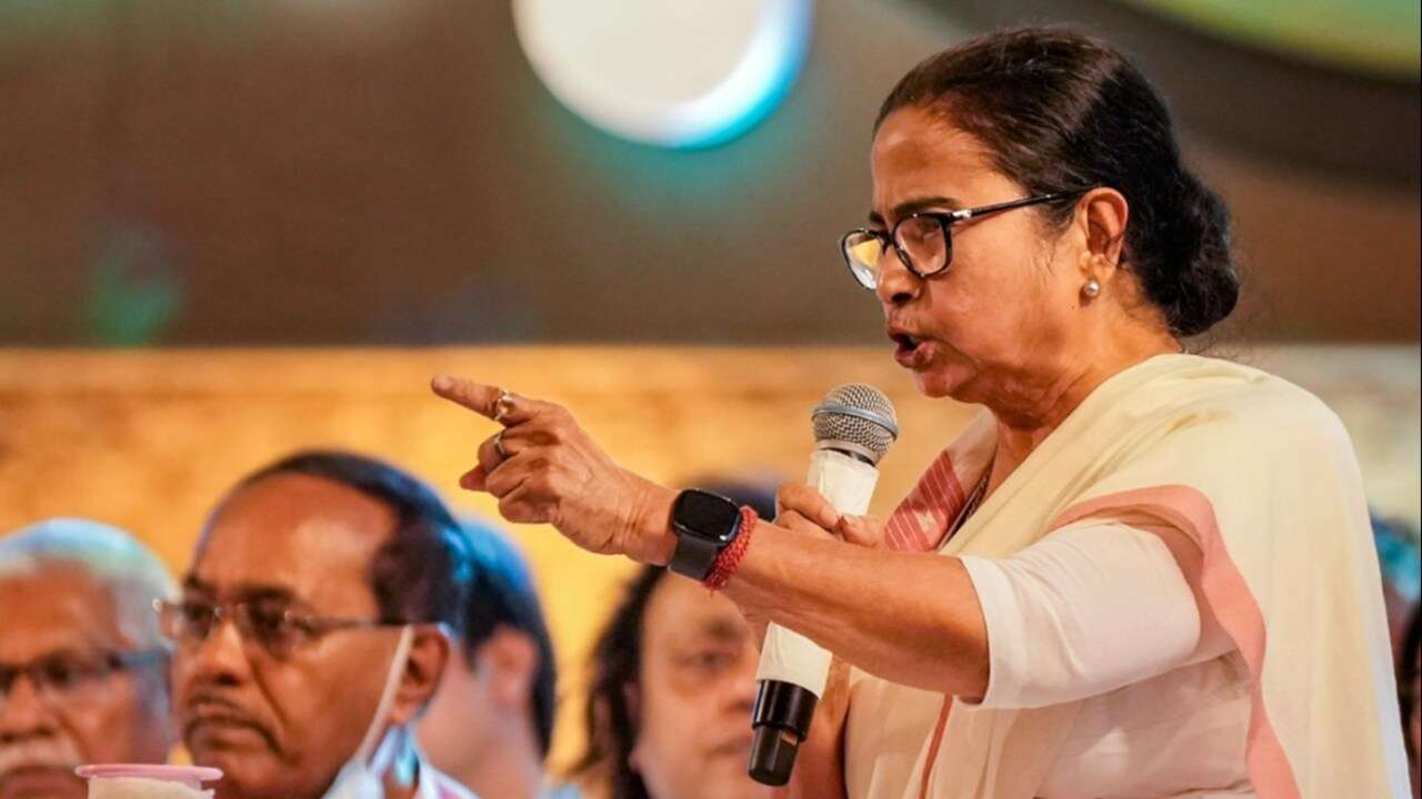 Kolkata Doctor Rape Case : मुख्यमंत्री ममता बनर्जी आज करेगी पैदल मार्च