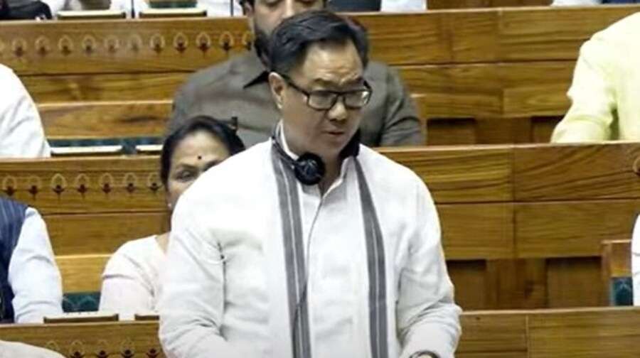 संसद में वक्फ बोर्ड बिल अटका , विपक्ष ने गिनाई खामियां