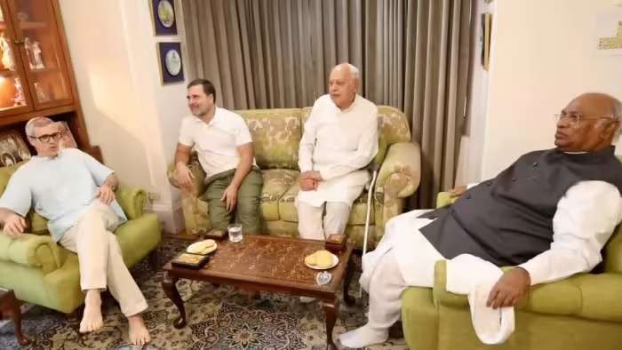 जम्मू -कश्मीर में कांग्रेस और नेशनल कॉन्फ्रेंस मिलकर लड़ेगी चुनाव
