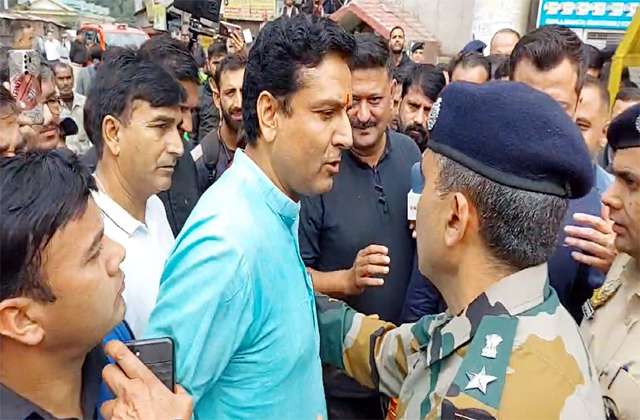 मस्जिद विवाद : पुलिस ने हिन्दू जागरण मंच के अध्यक्ष को किया गिरफ्तार