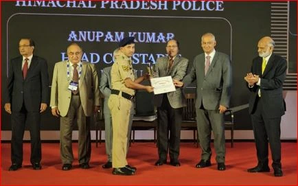 एंटी ड्रग ऑपरेशन के लिए हैड कांस्टेबल अनुपम कुमार को मिला बेस्ट पुलिस ऑफिसर का आवार्ड