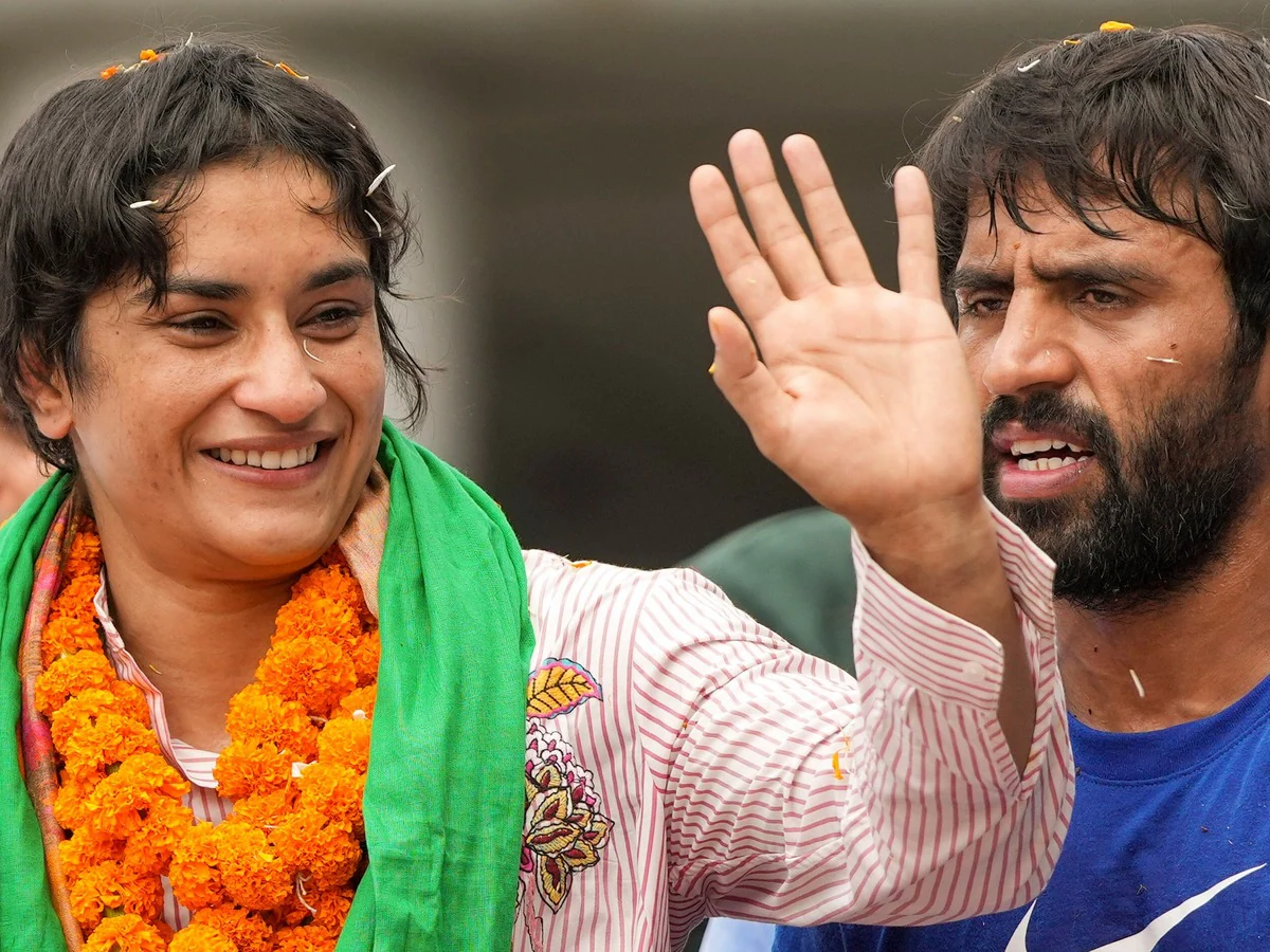 हरियाणा में कांग्रेस को विनेश -बजरंग का साथ , ज्वाइन की पार्टी