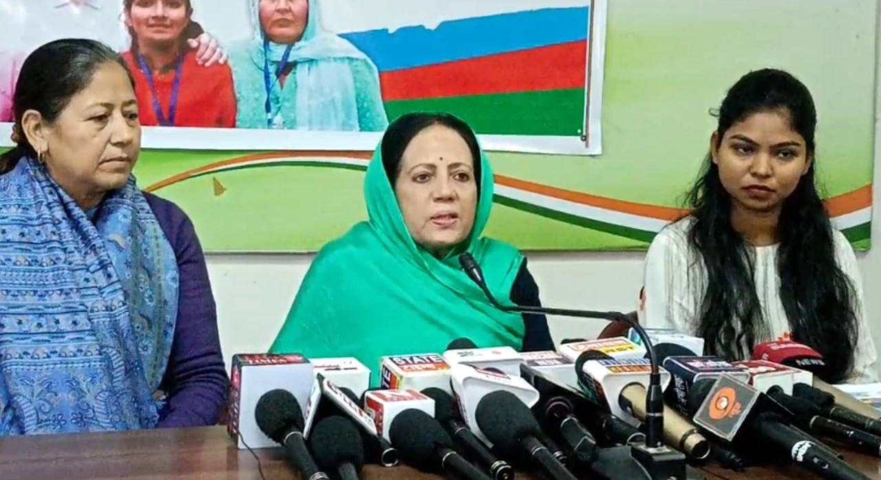 महिलाओं को सीधा राजनीति से जोड़ने के लिए कांग्रेस ने शुरू किया अभियान