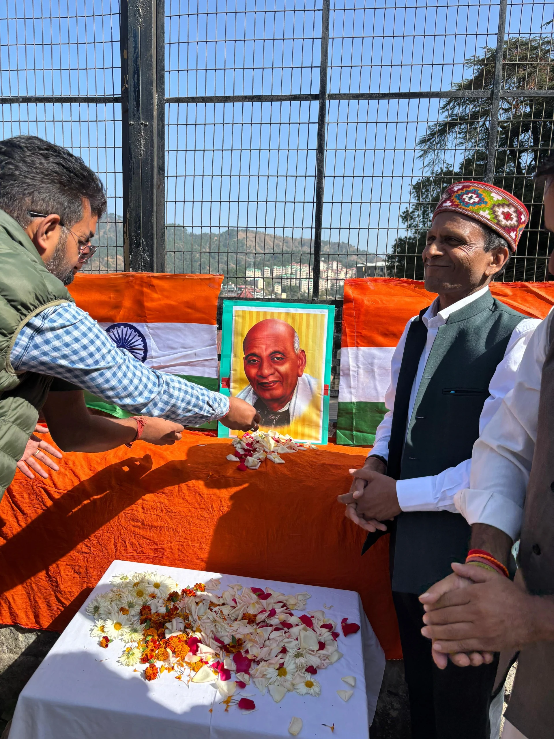 "कण्डाघाट में सरदार पटेल की 150वीं जयंती पर श्रद्धांजलि अर्पण"
