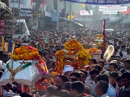 हिमाचल प्रदेश के मुख्यमंत्री सुखविंदर सिंह सुक्खू (CM Sukhwinder Singh Sukhu) आज सिरमौर जिले के दौरे पर रहेंगे। सीएम सुक्खू पांच दिन तक चलने वाले अंतरराष्ट्रीय श्रीरेणुकाजी मेले का शुभारंभ करेंगे। यह मेला मां रेणुका और पुत्र परशुराम के पारंपरिक मिलन का प्रतीक है और सोमवार से इसकी शुरुआत हो रही है।
