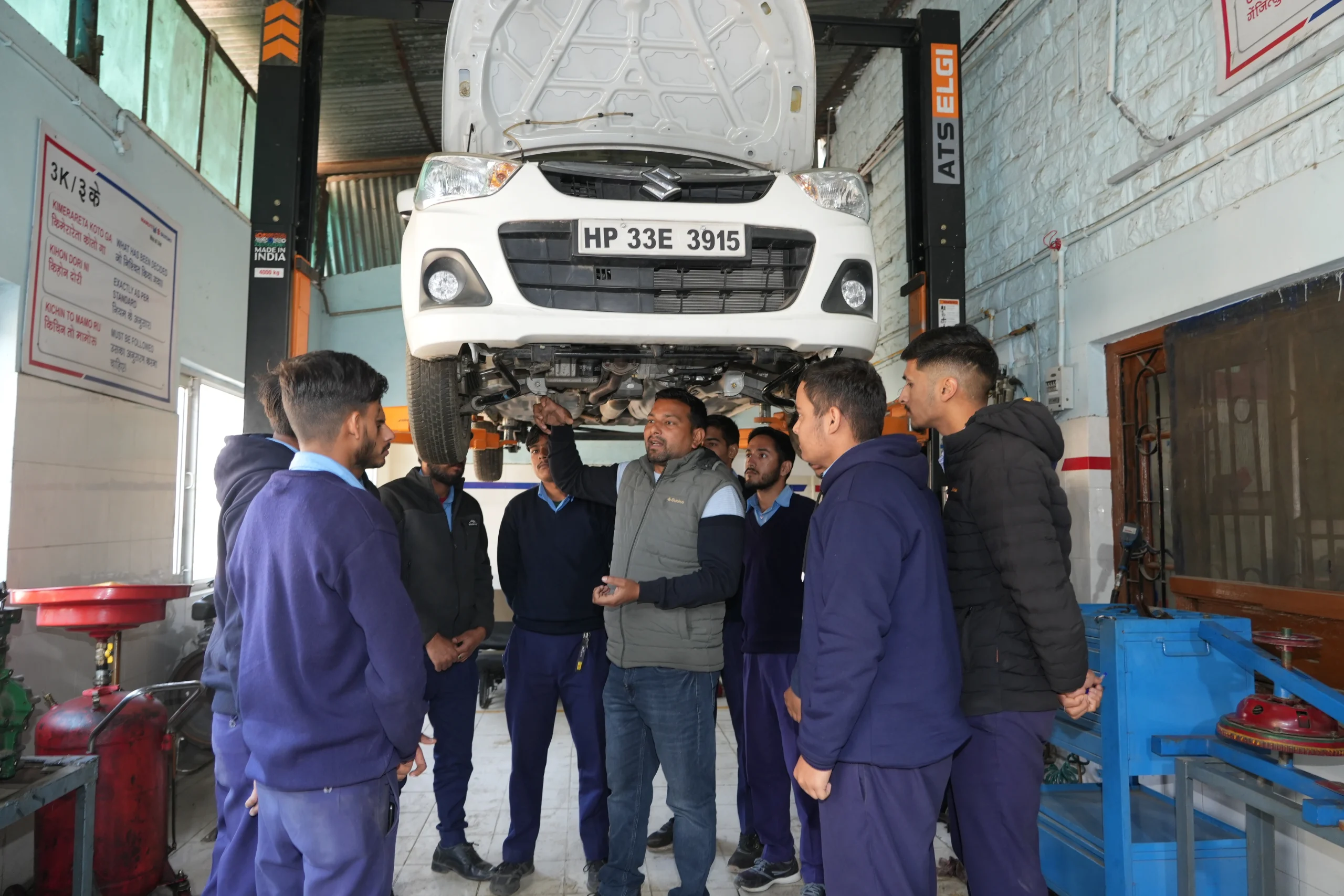 प्रदेश में 128 युवा ले रहे हैं ड्रोन तकनीक का ज्ञान