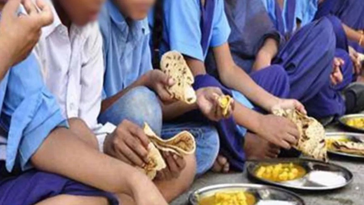 लों के मिड-डे मील वर्करों की नहीं जाएगी नौकरी