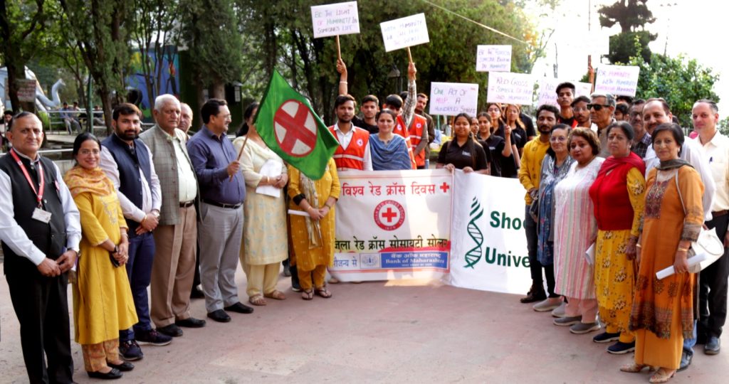 शूलिनी विश्वविद्यालय ने सोलन में निकाली मानवता और करुणा की रैली