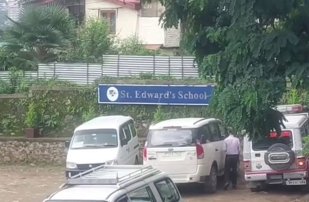 शिमला के तीन नामी स्कूलों को मिली बम से उड़ाने की धमकी, स्कूलों को कराया गया खाली