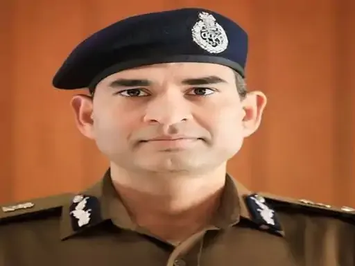 हिमाचल में वर्दी पहनकर रील बनाने पर रोक: DGP ने नई SOP जारी; गोपनीय जानकारी या आधिकारिक दस्तावेज शेयर करना अब सख्त अनुशासनहीनता माना जाएगा