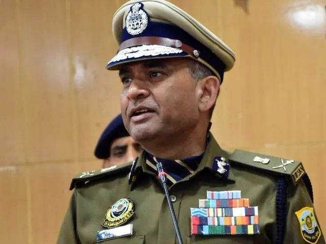हिमाचल पुलिस के लिए कड़ा फरमान: अब बिना इजाजत मीडिया से बात की तो खैर नहीं, वर्दी में रील बनाने पर भी रोक